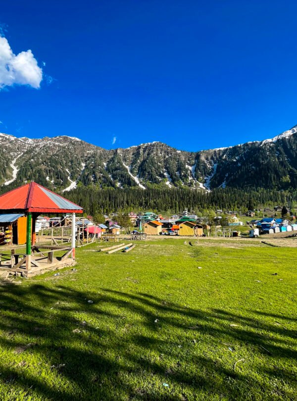 small-hut-with-red-roof-is-front-mountain